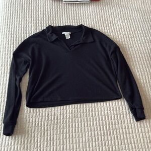 Black collared crop top size medium